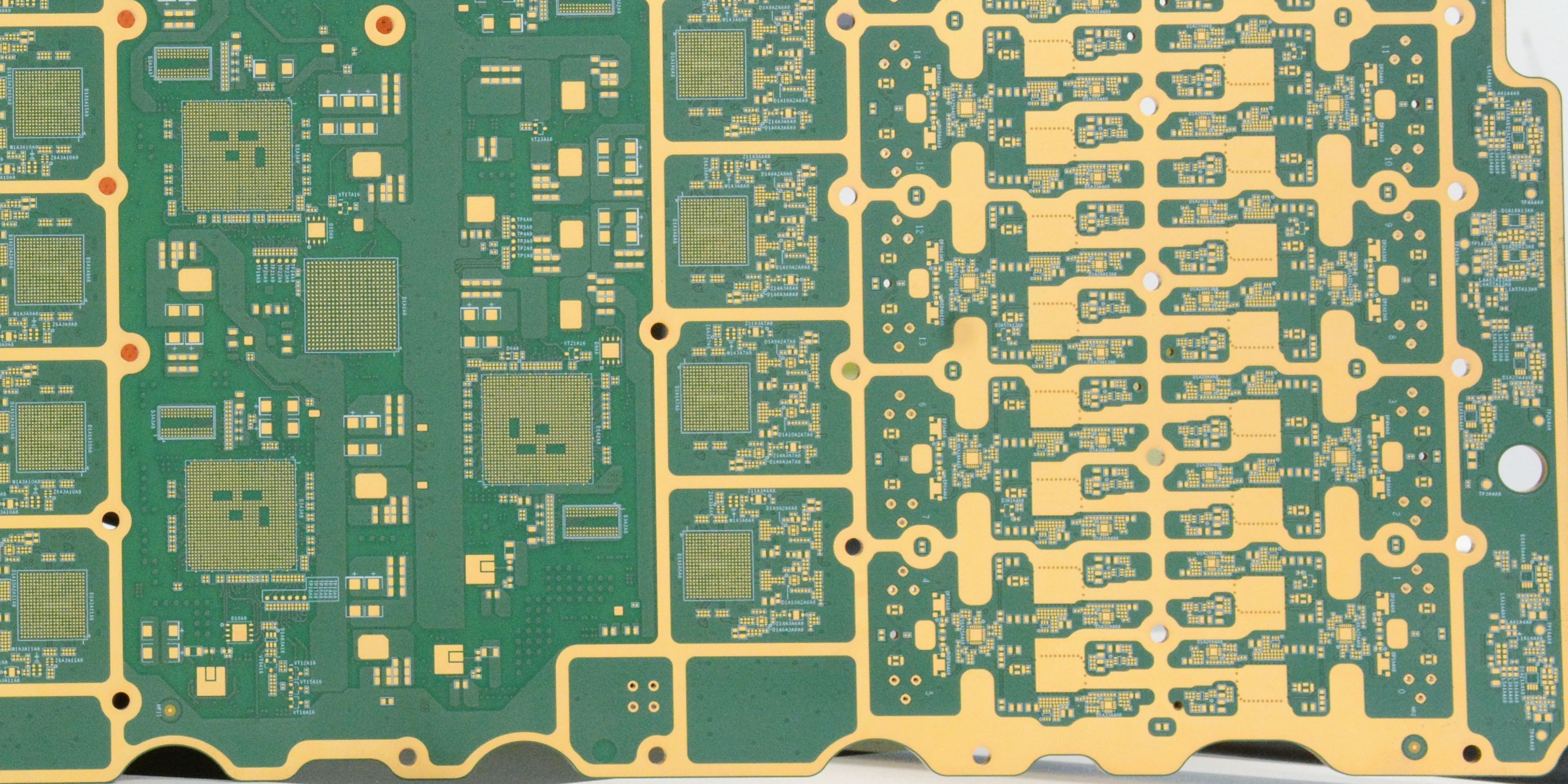 AAU�������